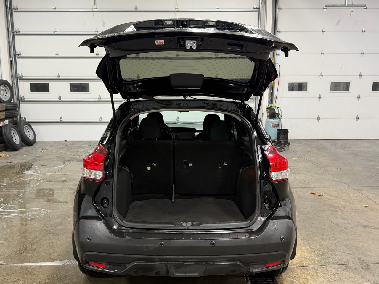 Used 2020 Nissan Kicks S image 36