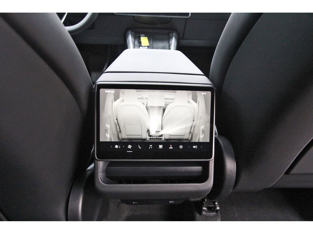 Used 2026 Tesla Model Y AWD image 11