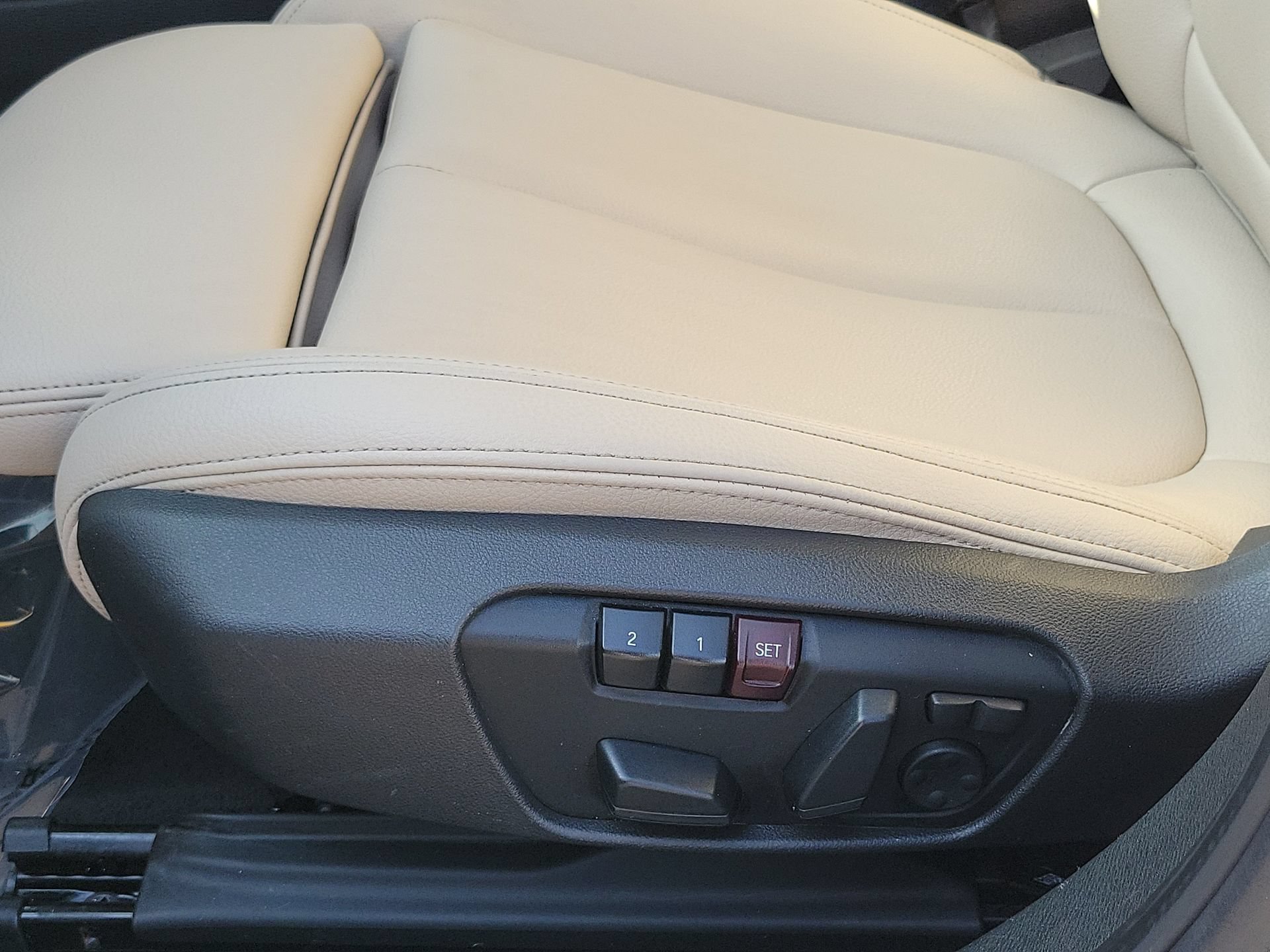 Used 2022 BMW X2 sDrive28i w/ Convenience Package FWD image 14