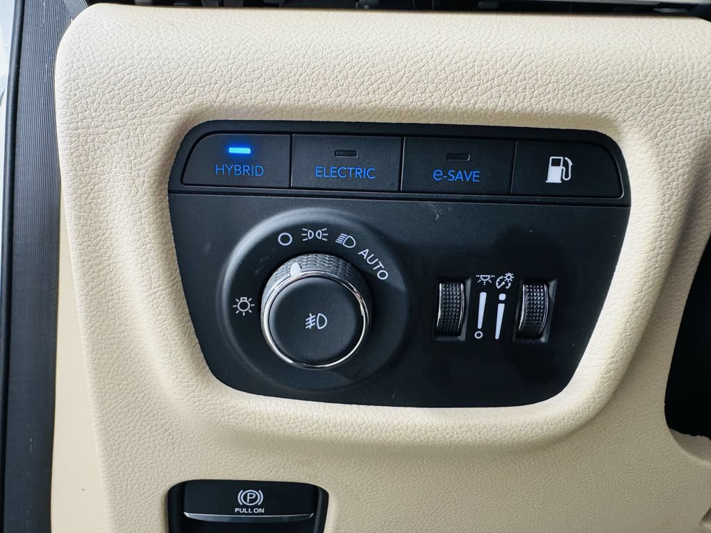 Used 2024 Jeep Grand Cherokee Limited 4xe AWD/4WD image 9