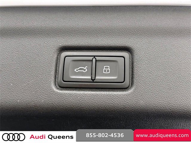 Used 2025 Audi Q6 e-tron Premium Plus image 11