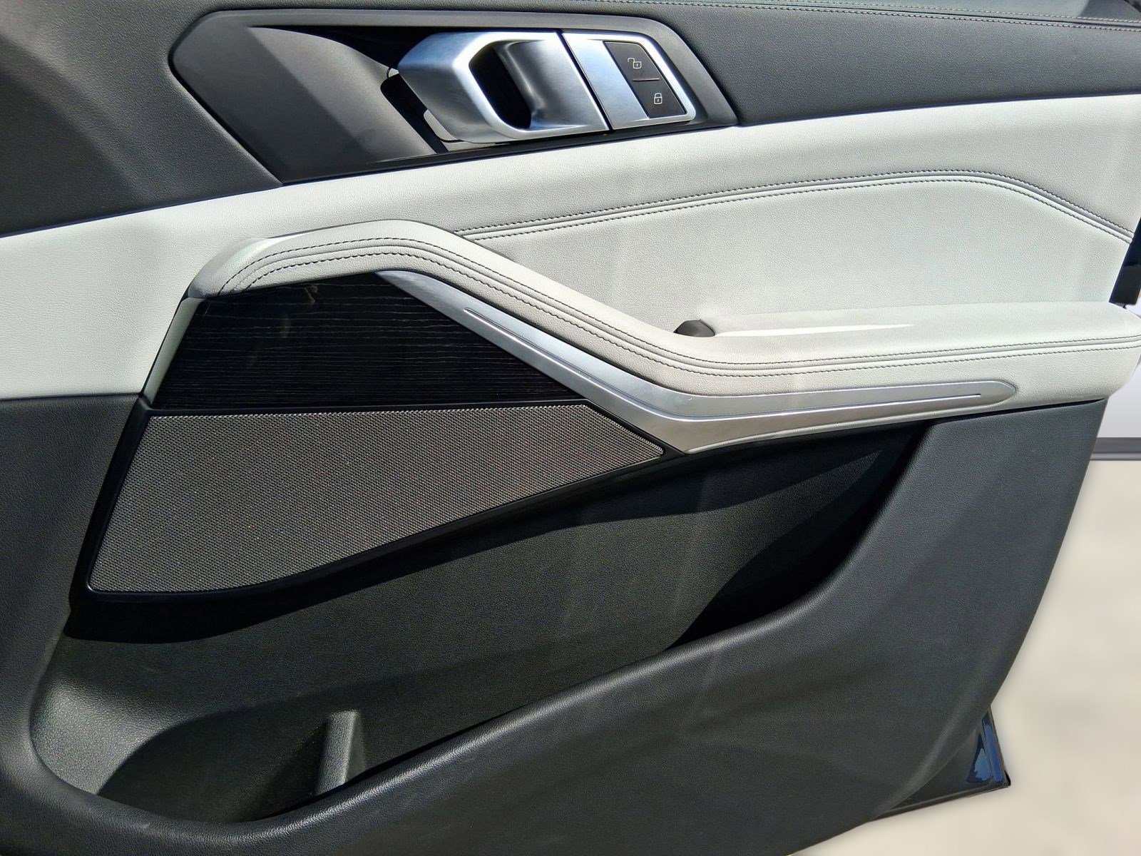 Certified 2024 BMW X5 xDrive50e w/ M Sport Package image 19