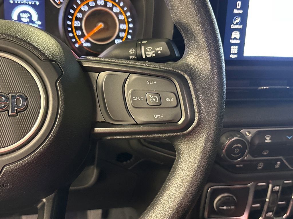 Used 2025 Jeep Gladiator Sport image 28