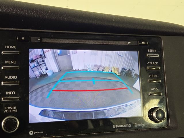 Used 2018 Toyota Sienna LE image 18