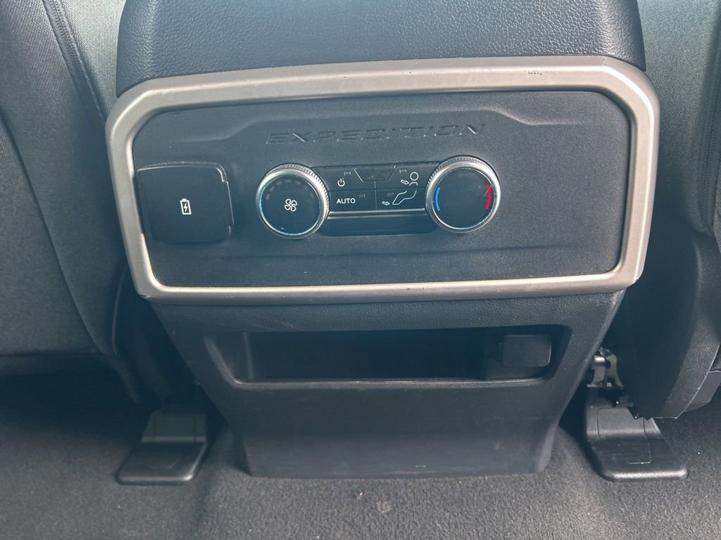 Used 2024 Ford Expedition XLT image 27