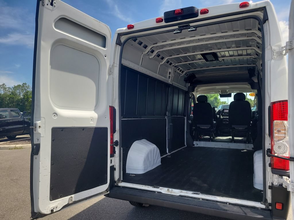 Used 2025 RAM ProMaster 2500 w/ Convenience Group FWD image 9