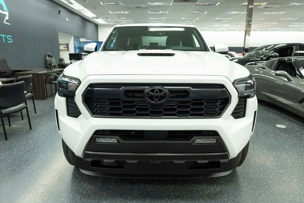 Used 2024 Toyota Tacoma TRD Sport image 2