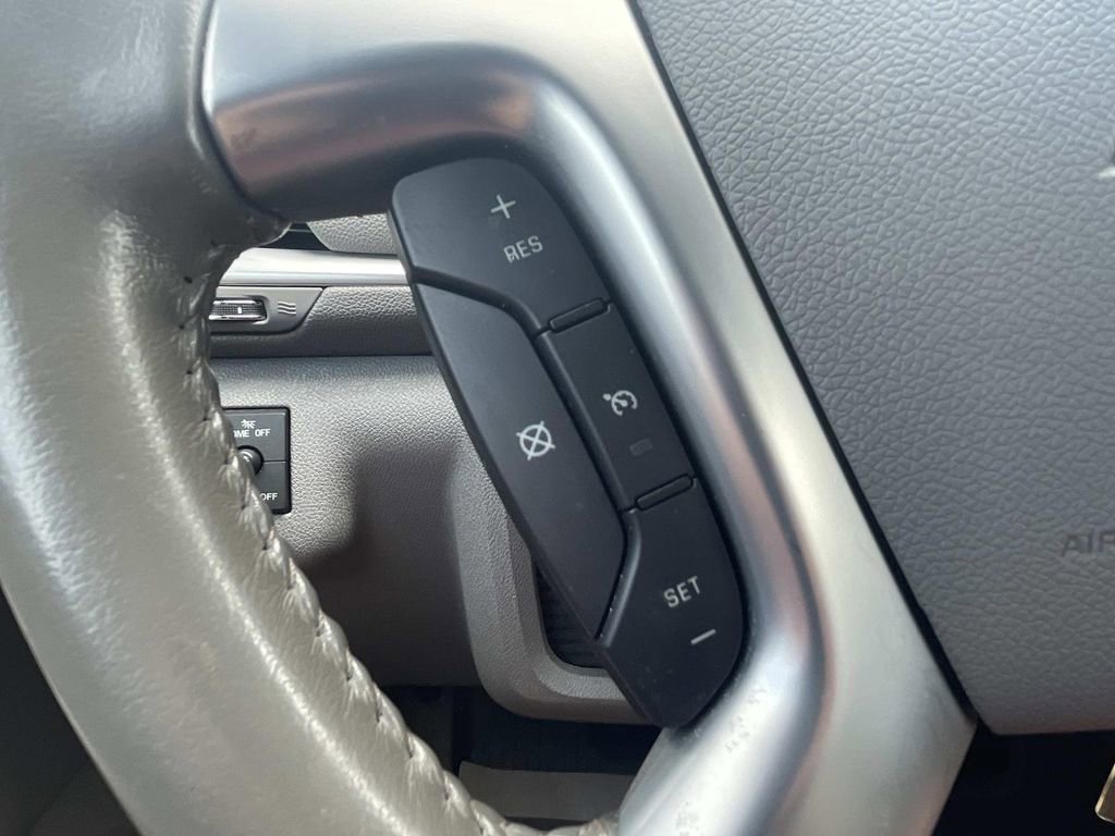 Used 2017 Chevrolet Traverse LT FWD image 26