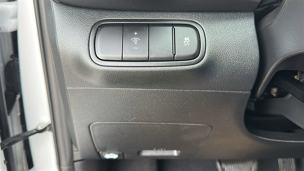 Certified 2025 Hyundai Venue SEL image 20