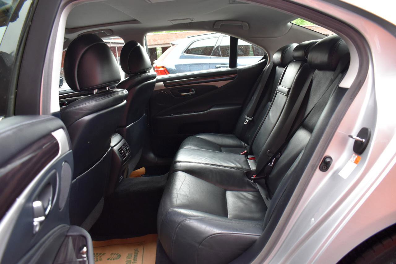 Used 2015 Lexus LS 460 AWD w/ Comfort Package image 14