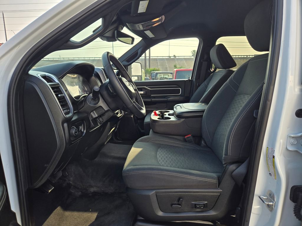 Used 2025 RAM 2500 Big Horn AWD/4WD image 9