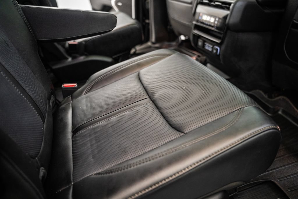 Used 2024 Jeep Wagoneer Series II AWD/4WD image 35