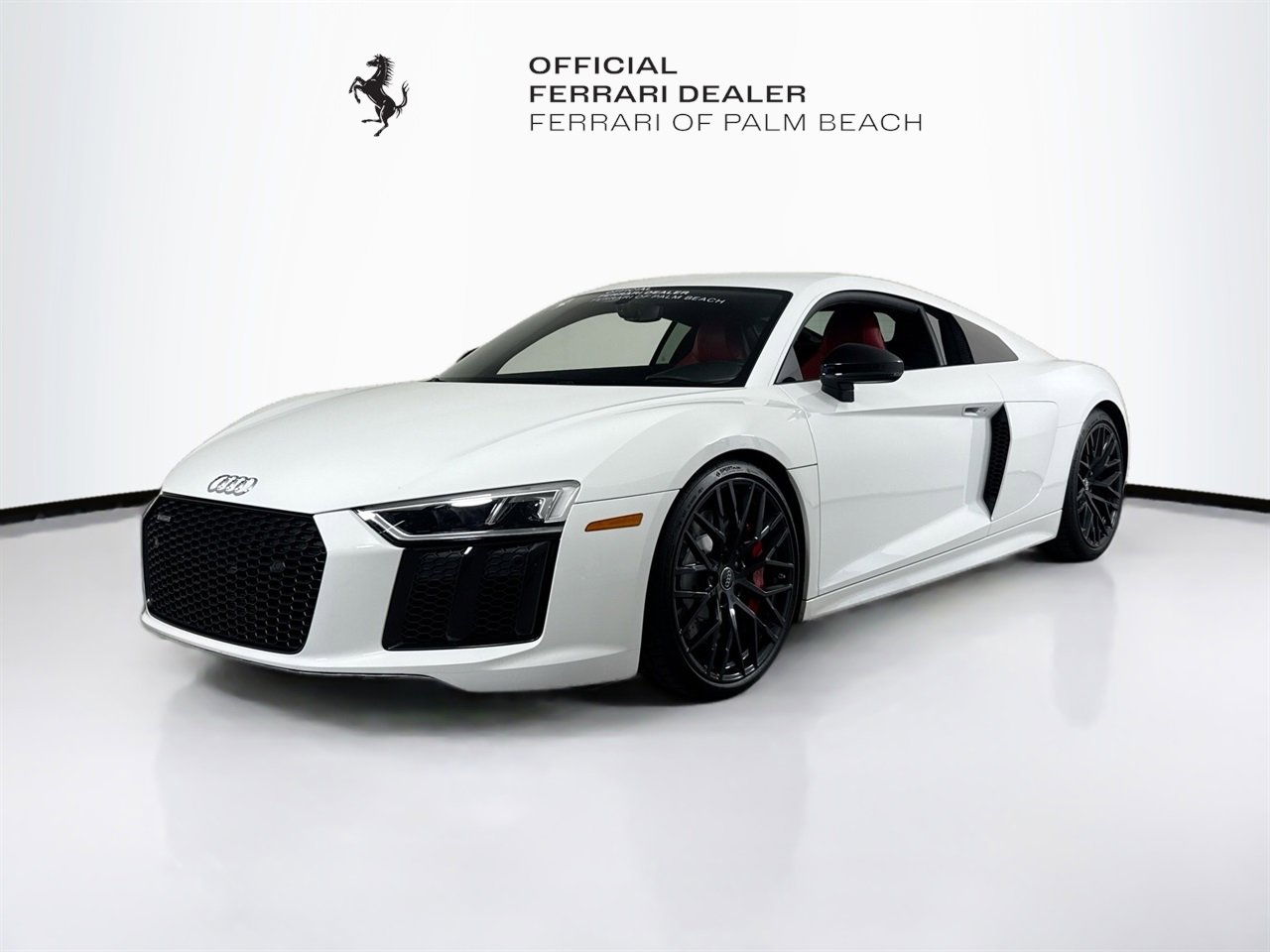 Used 2018 Audi R8 V10 w/ Premium Package image 3