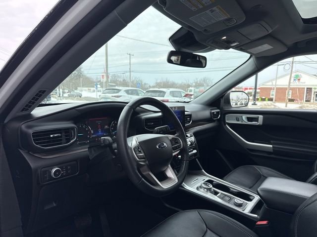 Used 2022 Ford Explorer Limited w/ Equipment Group 301A image 8