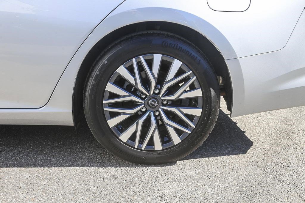 Used 2023 Nissan Altima 2.5 SV image 9