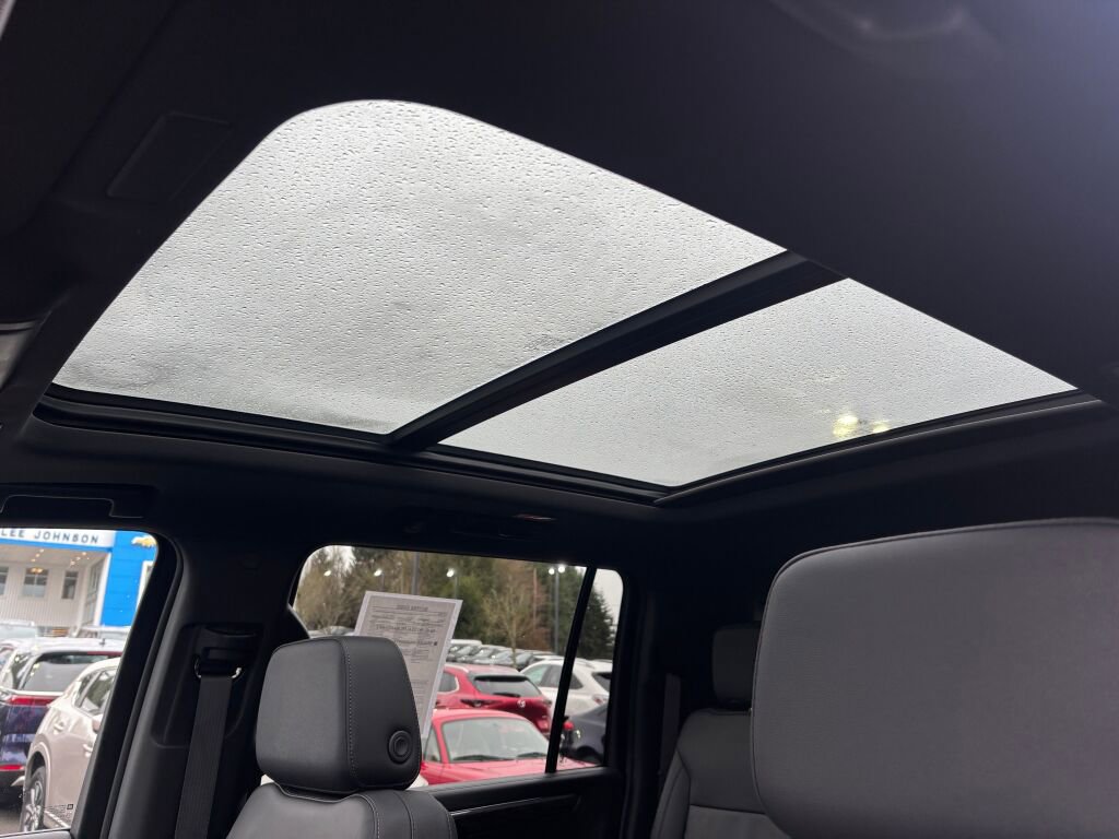 Certified 2025 Chevrolet Suburban LT w/ Comfort Package image 17