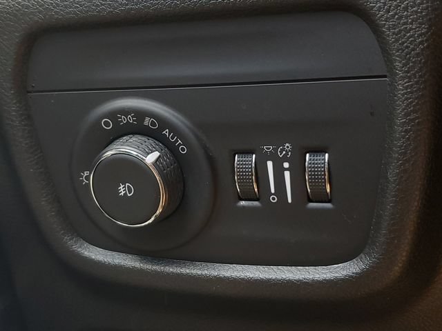 Certified 2022 Jeep Grand Cherokee L Limited RWD image 40
