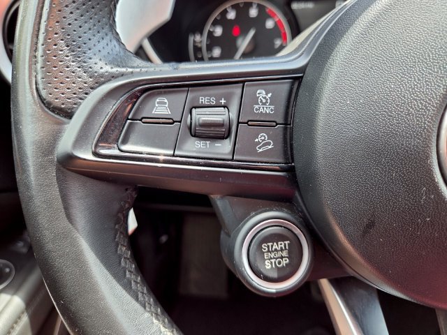 Used 2023 Alfa Romeo Stelvio Veloce AWD/4WD image 32