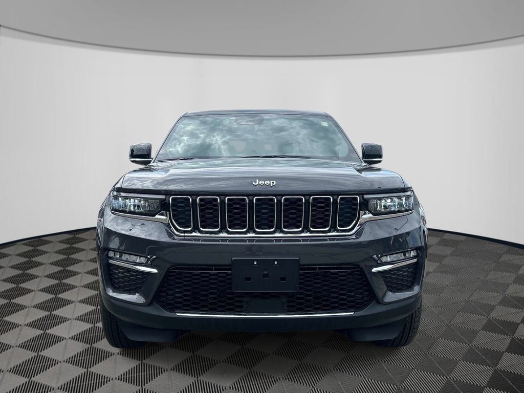 Used 2025 Jeep Grand Cherokee Limited AWD/4WD image 8
