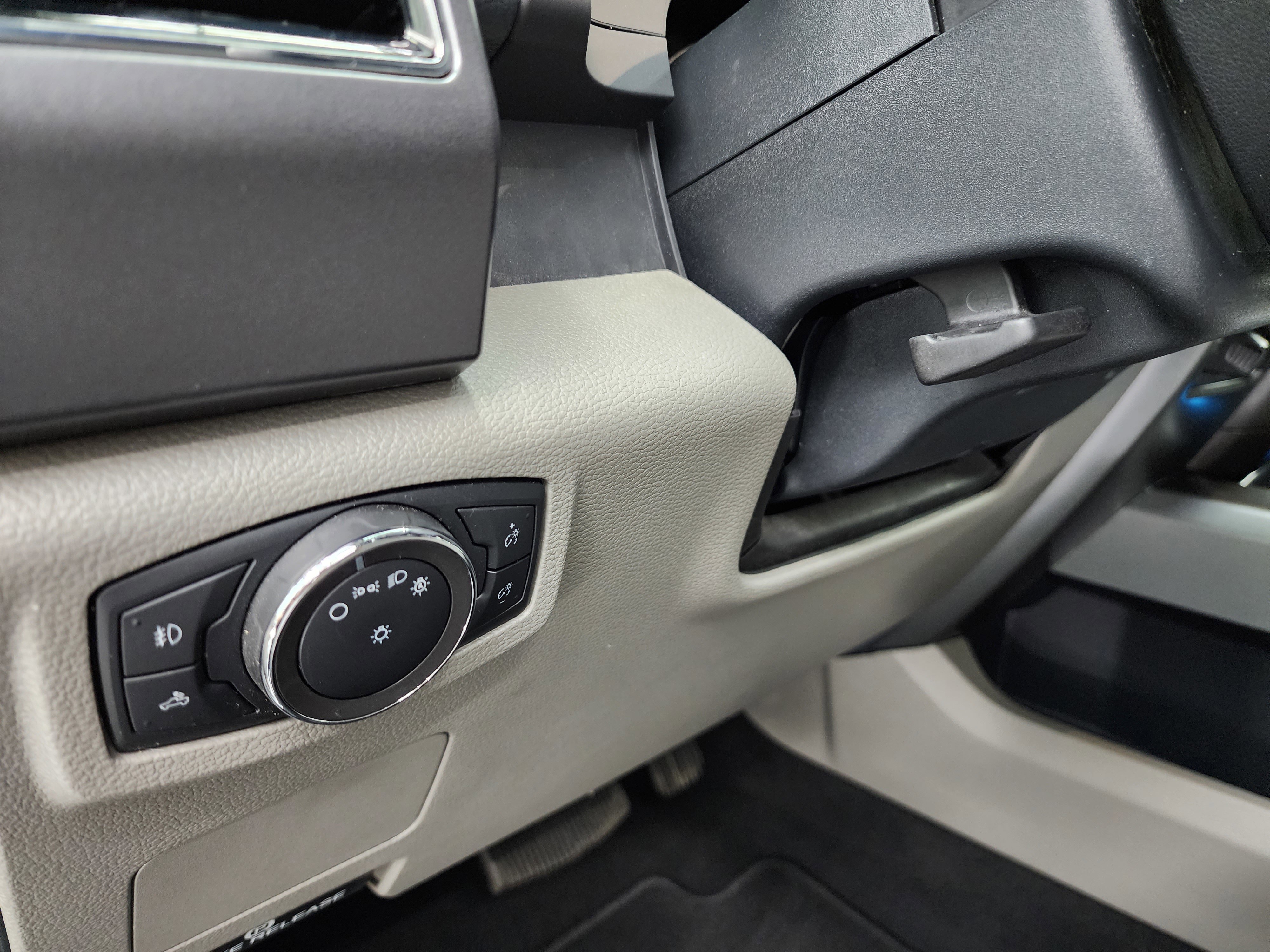 Used 2022 Ford F350 XLT w/ Black Appearance Package image 42