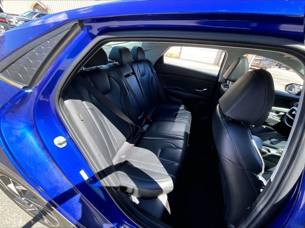 Used 2024 Hyundai Elantra Limited FWD image 16