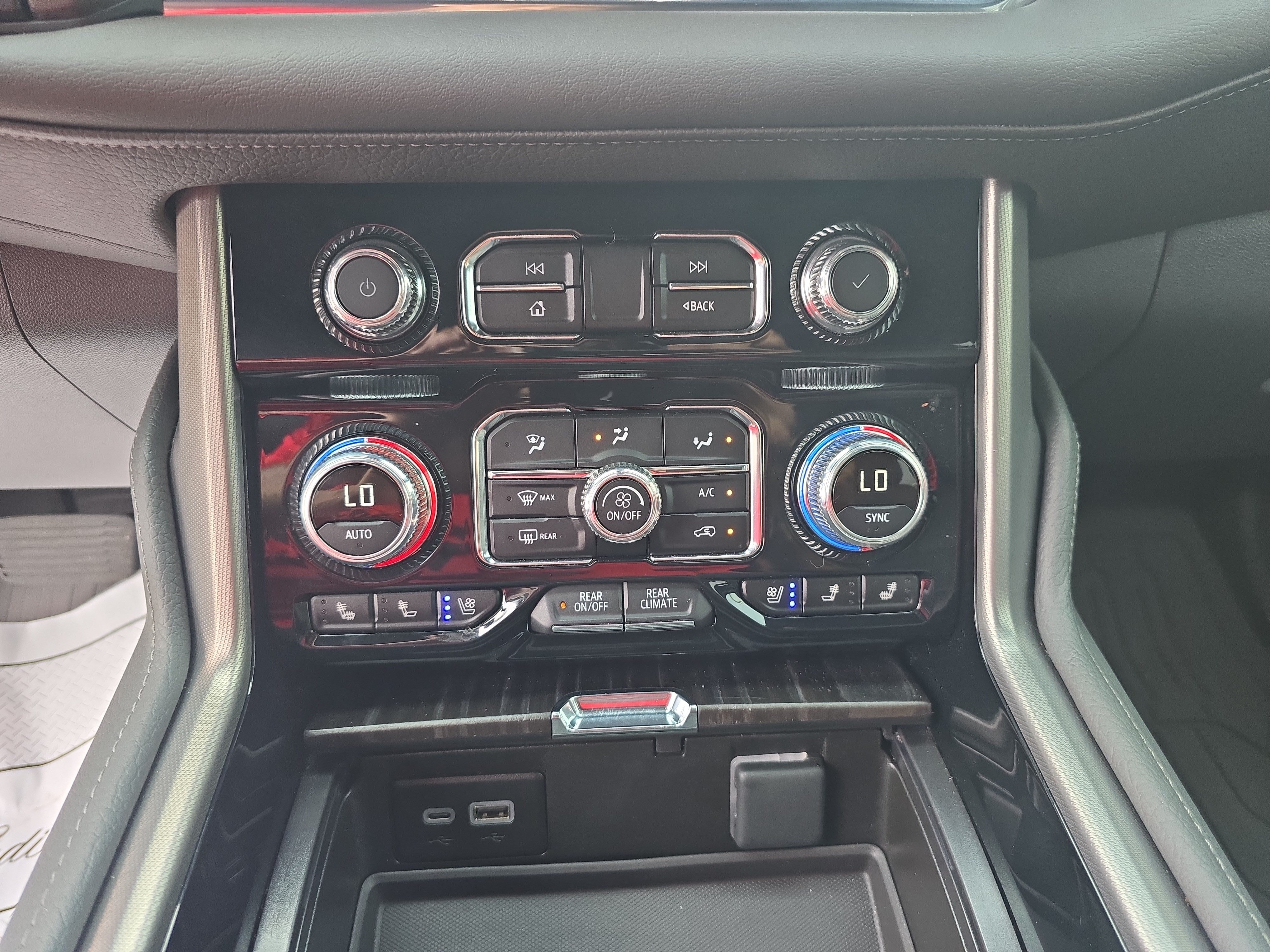 Used 2023 GMC Yukon Denali AWD/4WD image 22