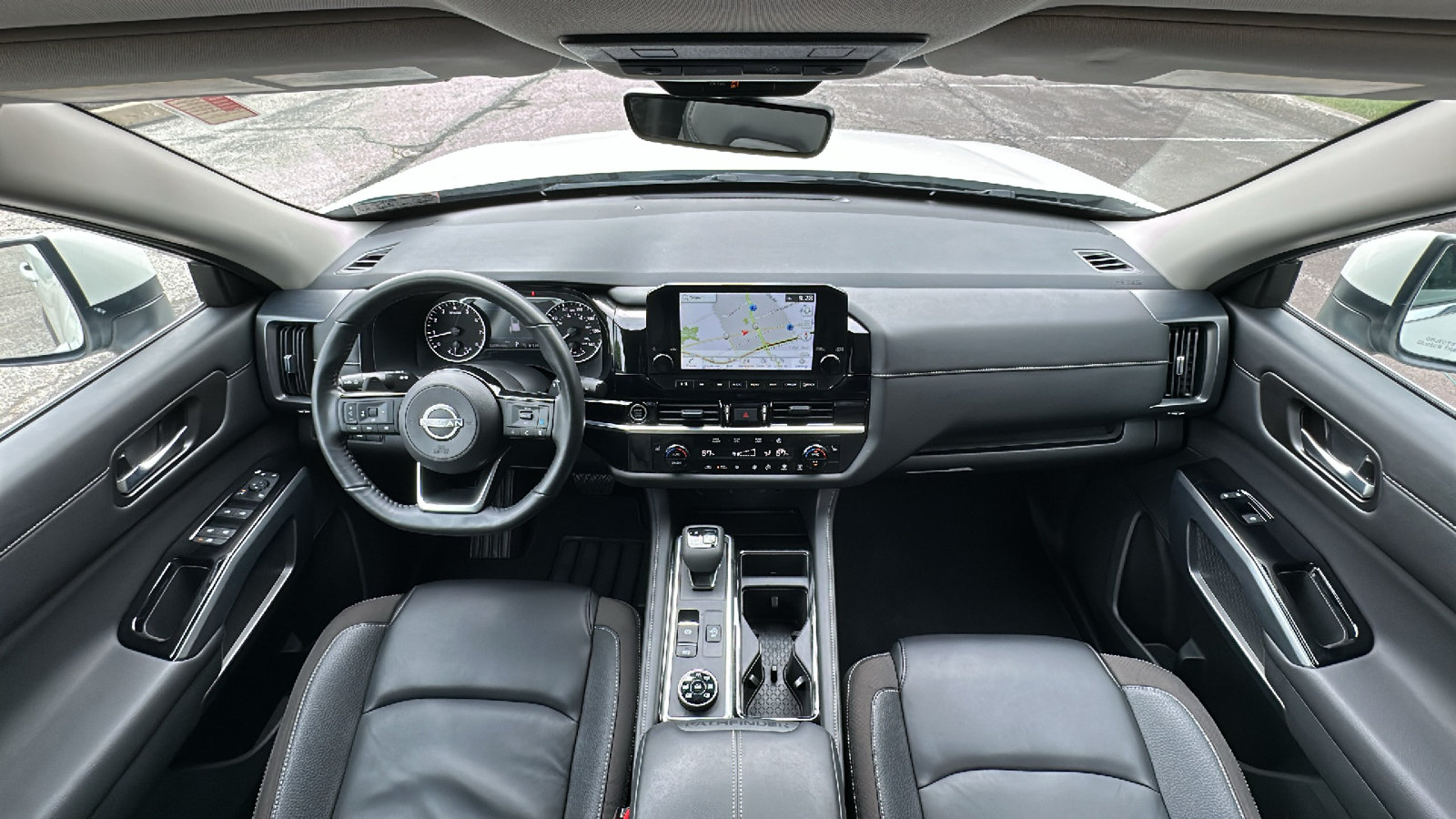 Used 2024 Nissan Pathfinder SL AWD/4WD image 26
