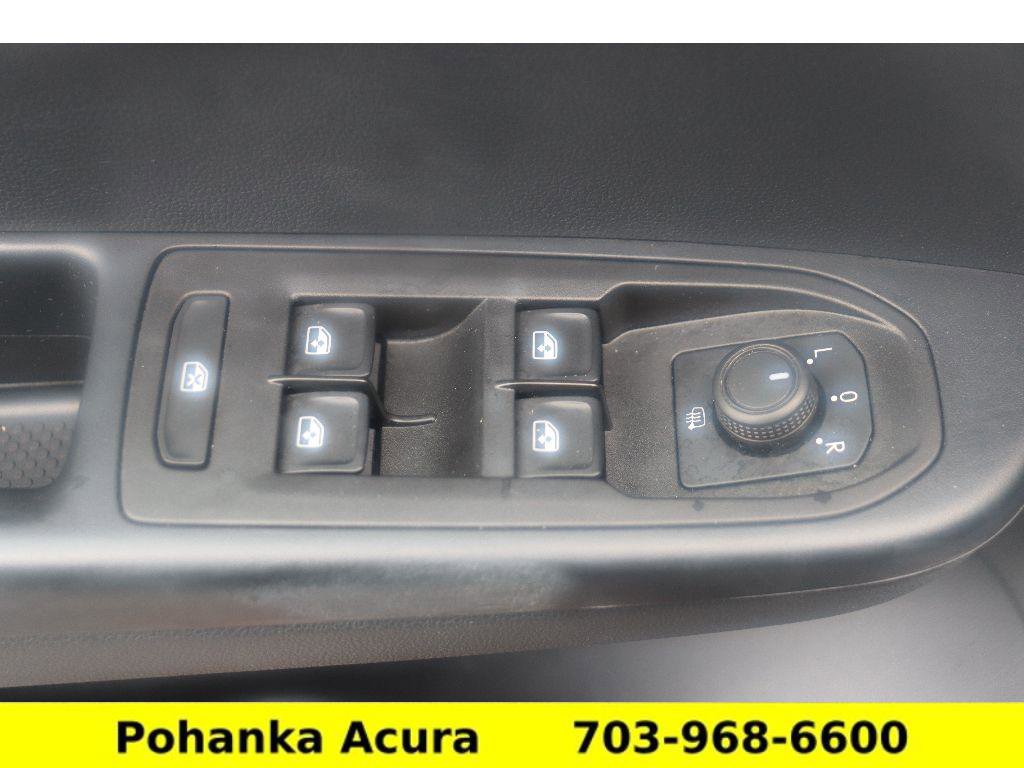 Used 2023 Volkswagen Taos SEL image 24