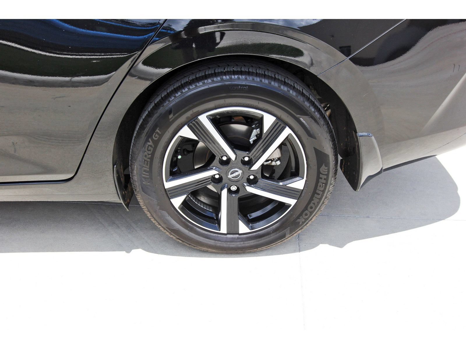 Used 2025 Nissan Sentra SV w/ All-Weather Package FWD image 28