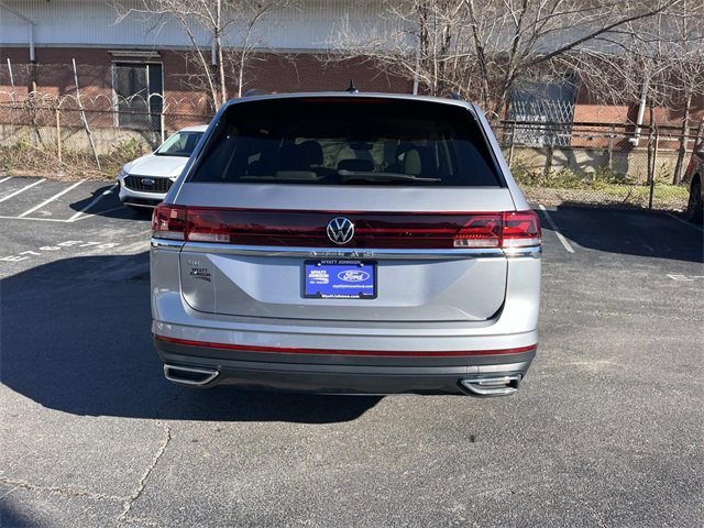 Used 2024 Volkswagen Atlas SE image 4