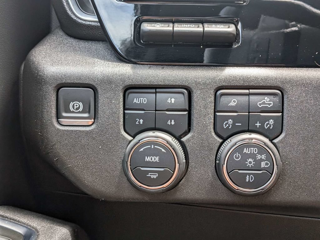 Used 2025 Chevrolet Silverado 1500 LTZ w/ Technology Package AWD/4WD image 27