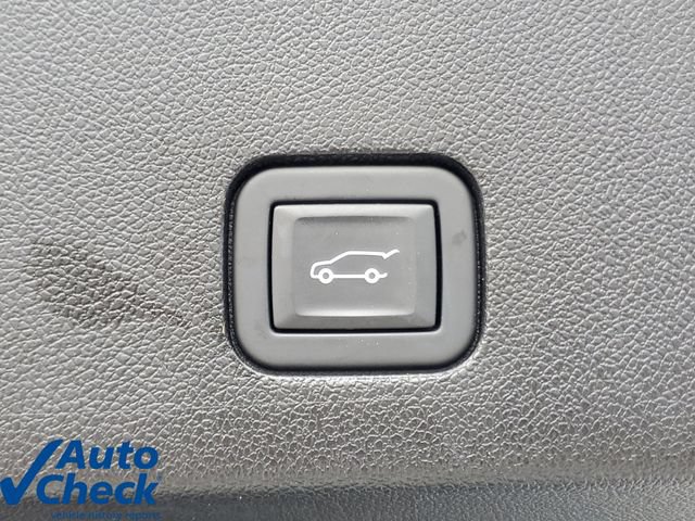 Certified 2024 Cadillac XT6 Luxury FWD image 11