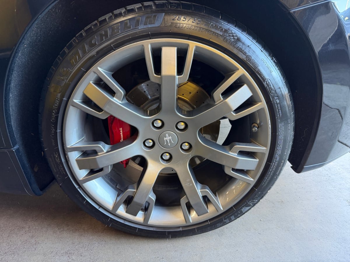 Used 2013 Maserati GranTurismo Sport RWD image 21