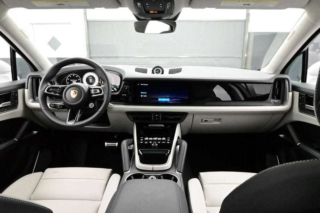 New 2026 Porsche Cayenne GTS AWD/4WD image 17