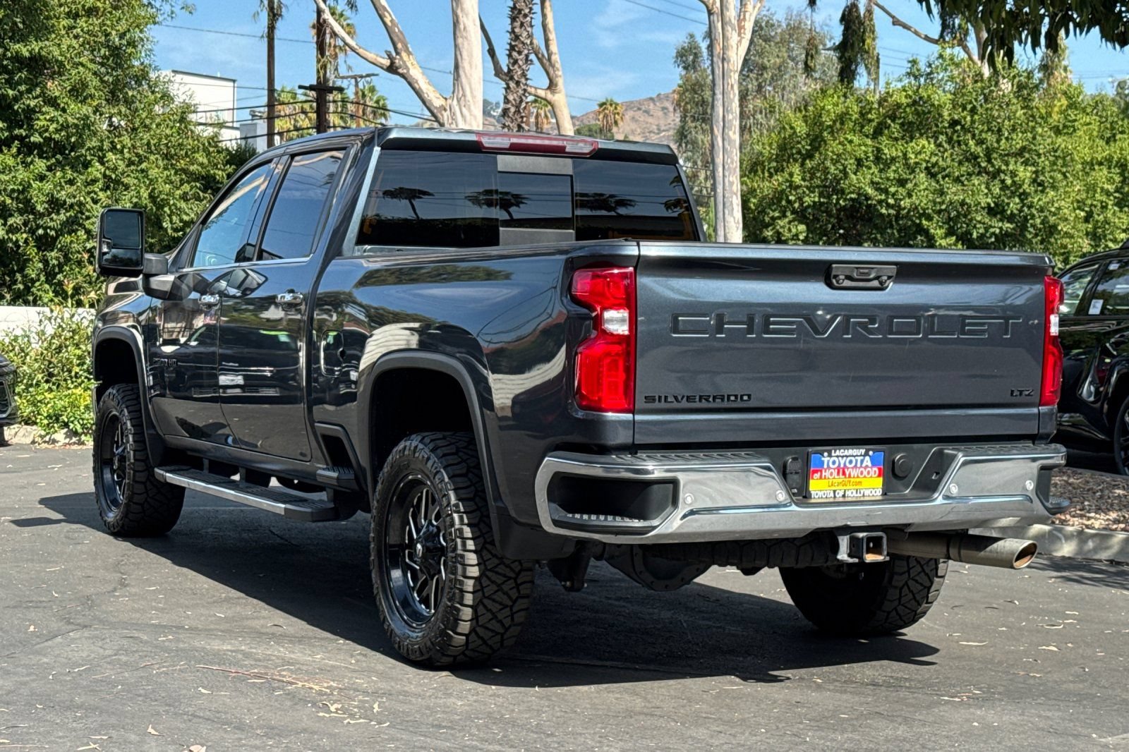 Used 2020 Chevrolet Silverado 2500 LTZ w/ LTZ Plus Package RWD image 6