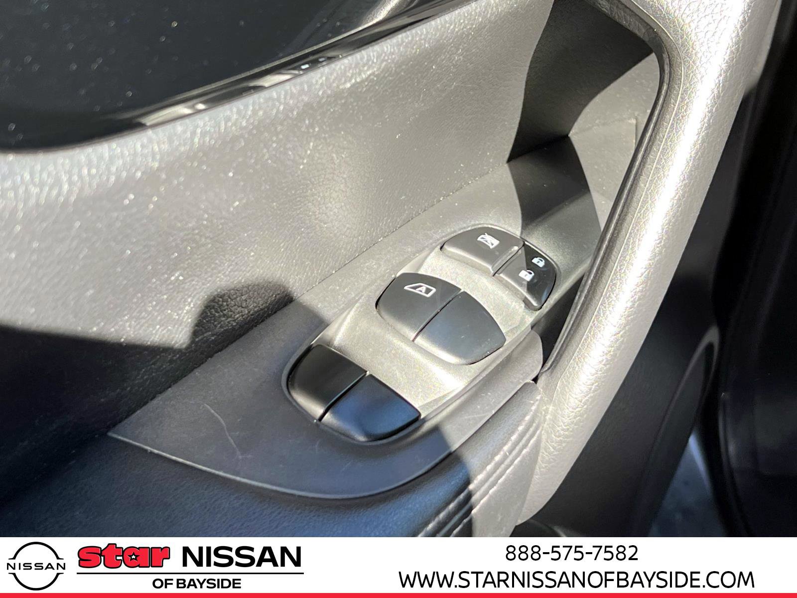 Used 2017 Nissan Rogue Sport SV AWD/4WD image 15