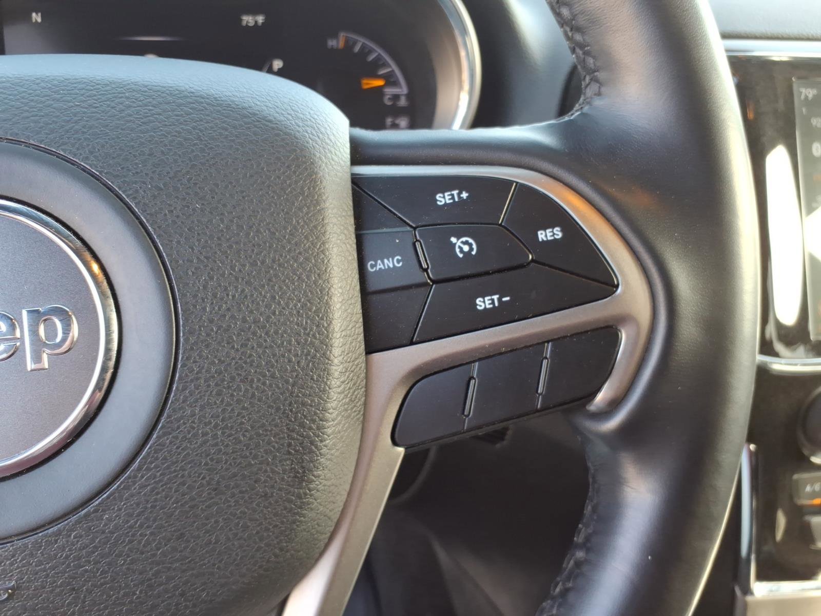 Used 2022 Jeep Grand Cherokee Laredo E image 12