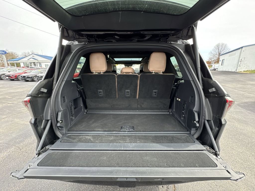 Used 2025 Lincoln Navigator Black Label image 25