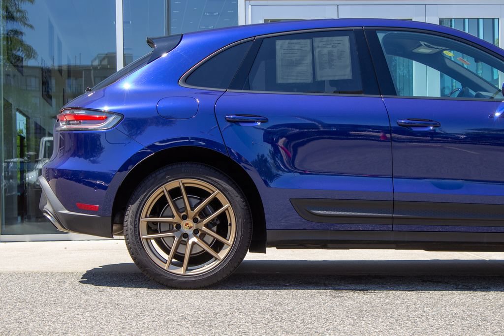Used 2025 Porsche Macan AWD/4WD image 6