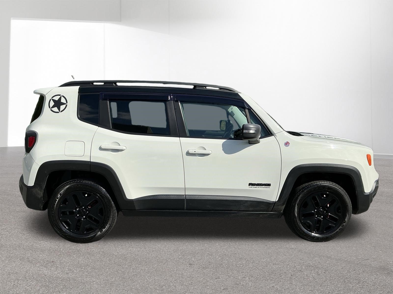 Used 2017 Jeep Renegade Trailhawk AWD/4WD image 2