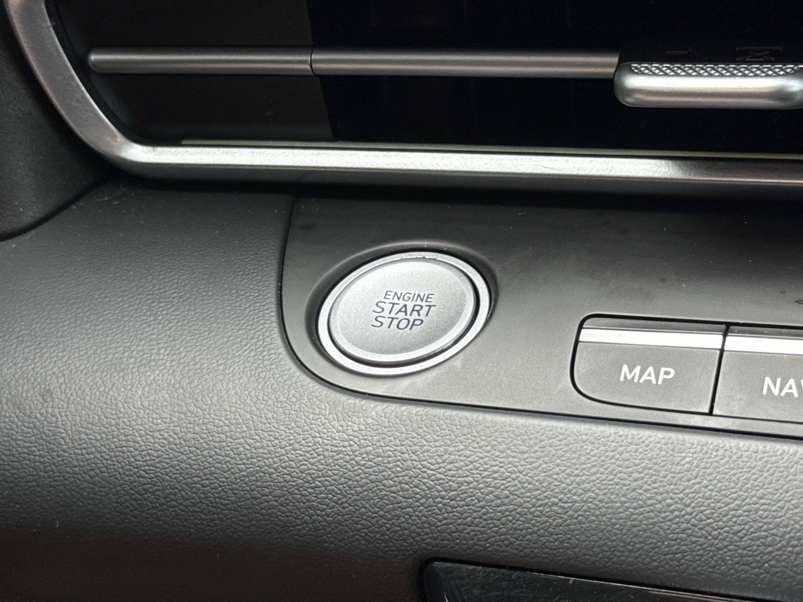 Used 2024 Hyundai Elantra SEL FWD image 20
