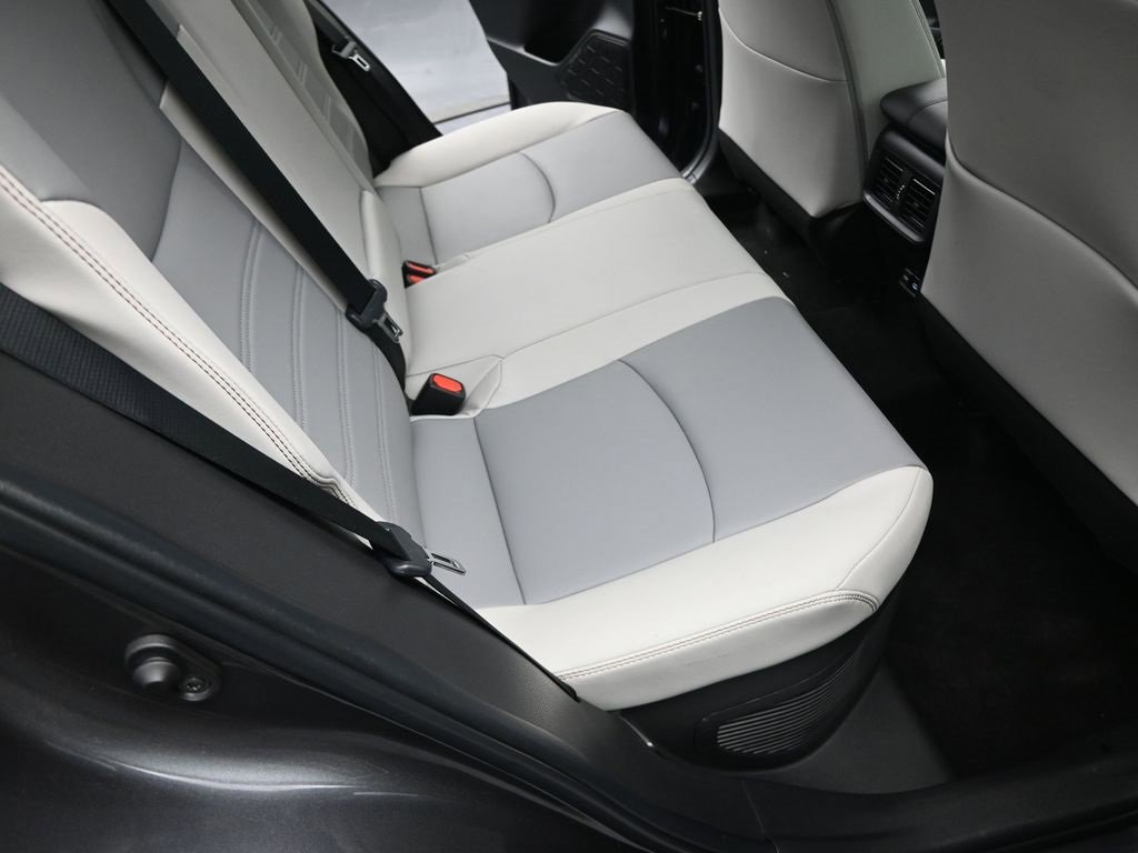 Used 2023 Toyota RAV4 XLE Premium image 33