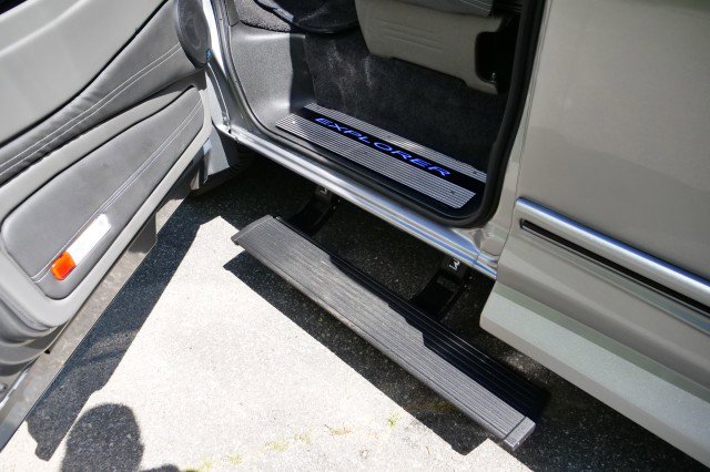 Used 2025 Chevrolet Express 2500 w/ Driver Convenience Package image 23