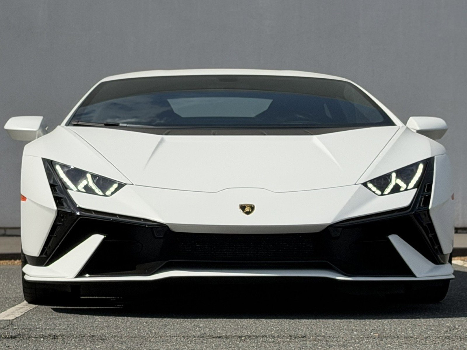 Used 2024 Lamborghini Huracan Tecnica image 3