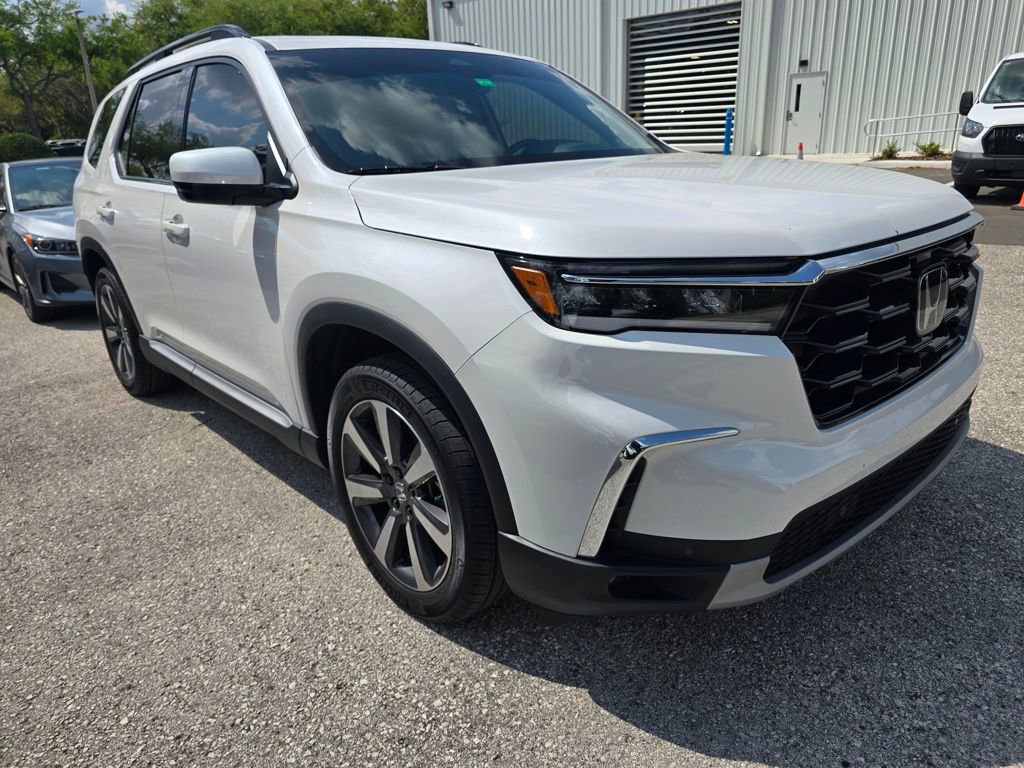 Used 2024 Honda Pilot Touring image 2