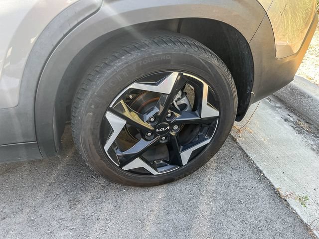 Certified 2024 Kia Seltos EX FWD image 9