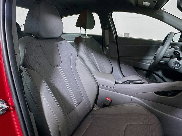 Used 2025 Hyundai Elantra SE FWD image 23