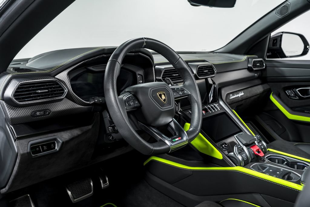 Used 2022 Lamborghini Urus AWD/4WD image 14