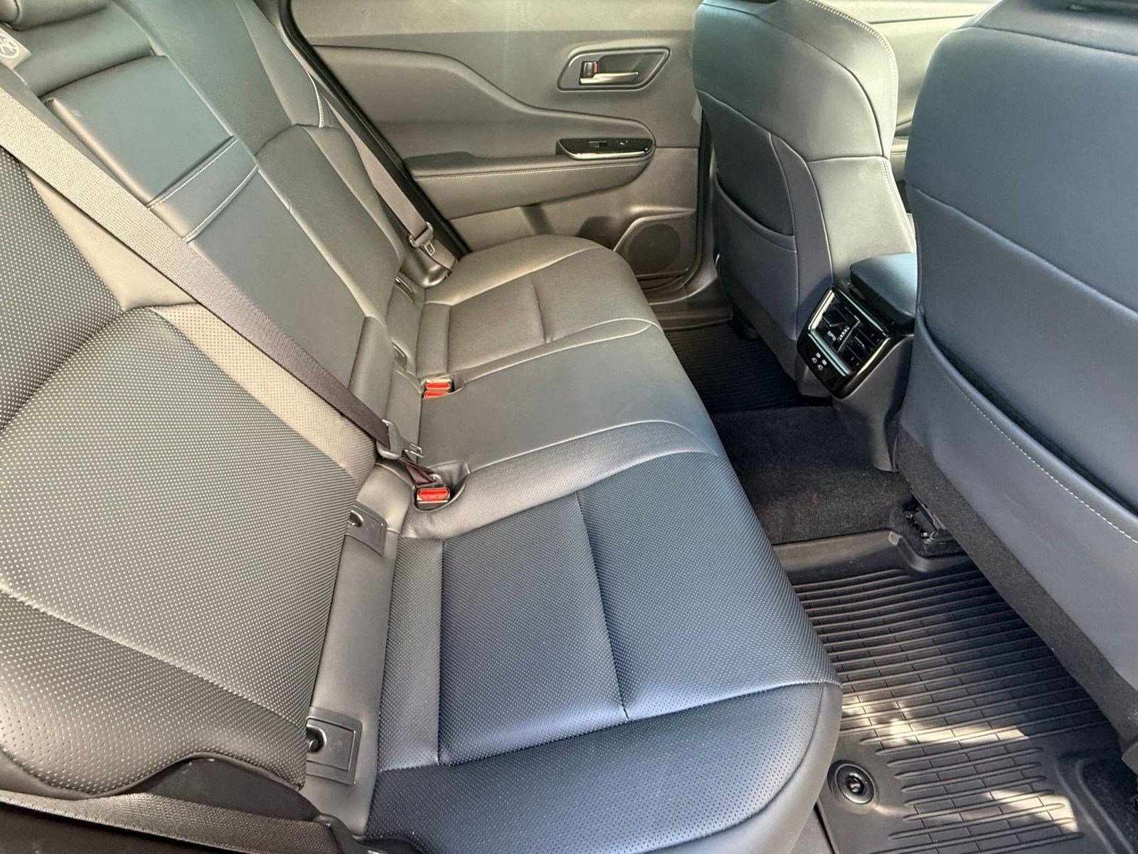 Used 2025 Toyota Crown Signia image 32