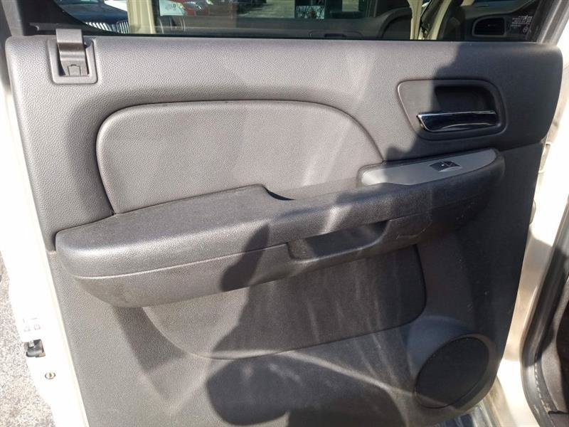 Used 2008 Chevrolet Suburban LS AWD/4WD image 9